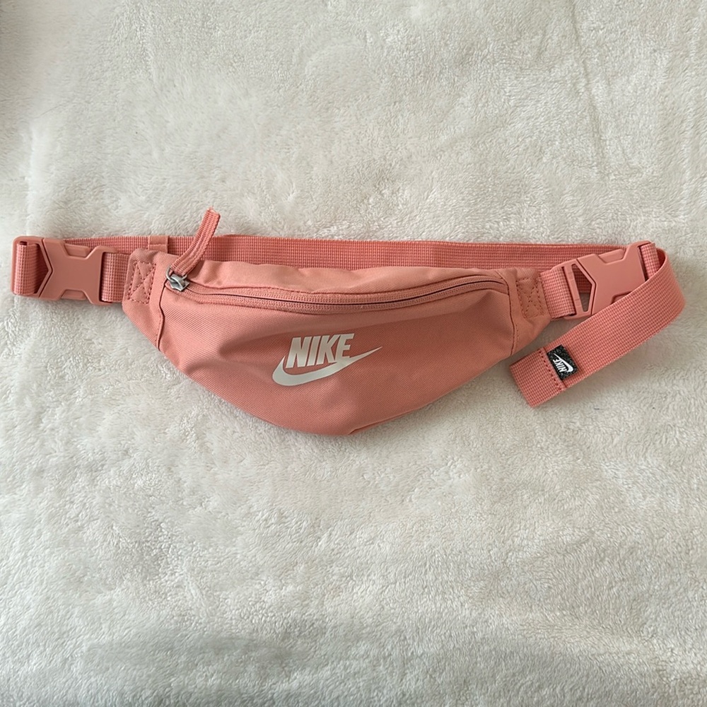 NIKE Fanny Pack